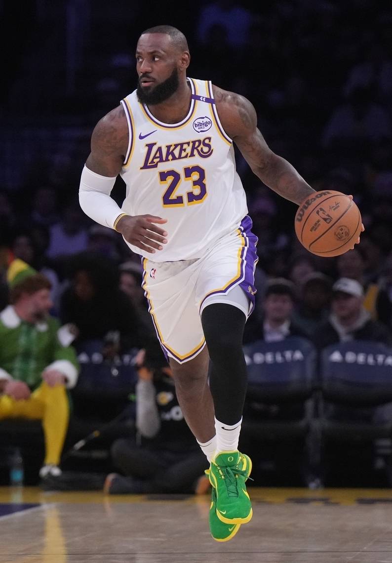 关于詹姆斯在FPX比赛中大胜，高光表现引发热议！的信息