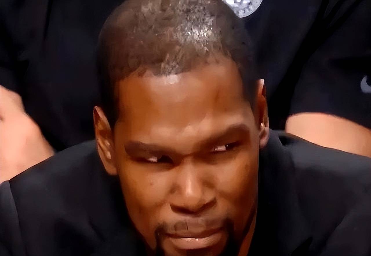 包含杜兰特官方宣布出色防守新规，G2引发争议！的词条