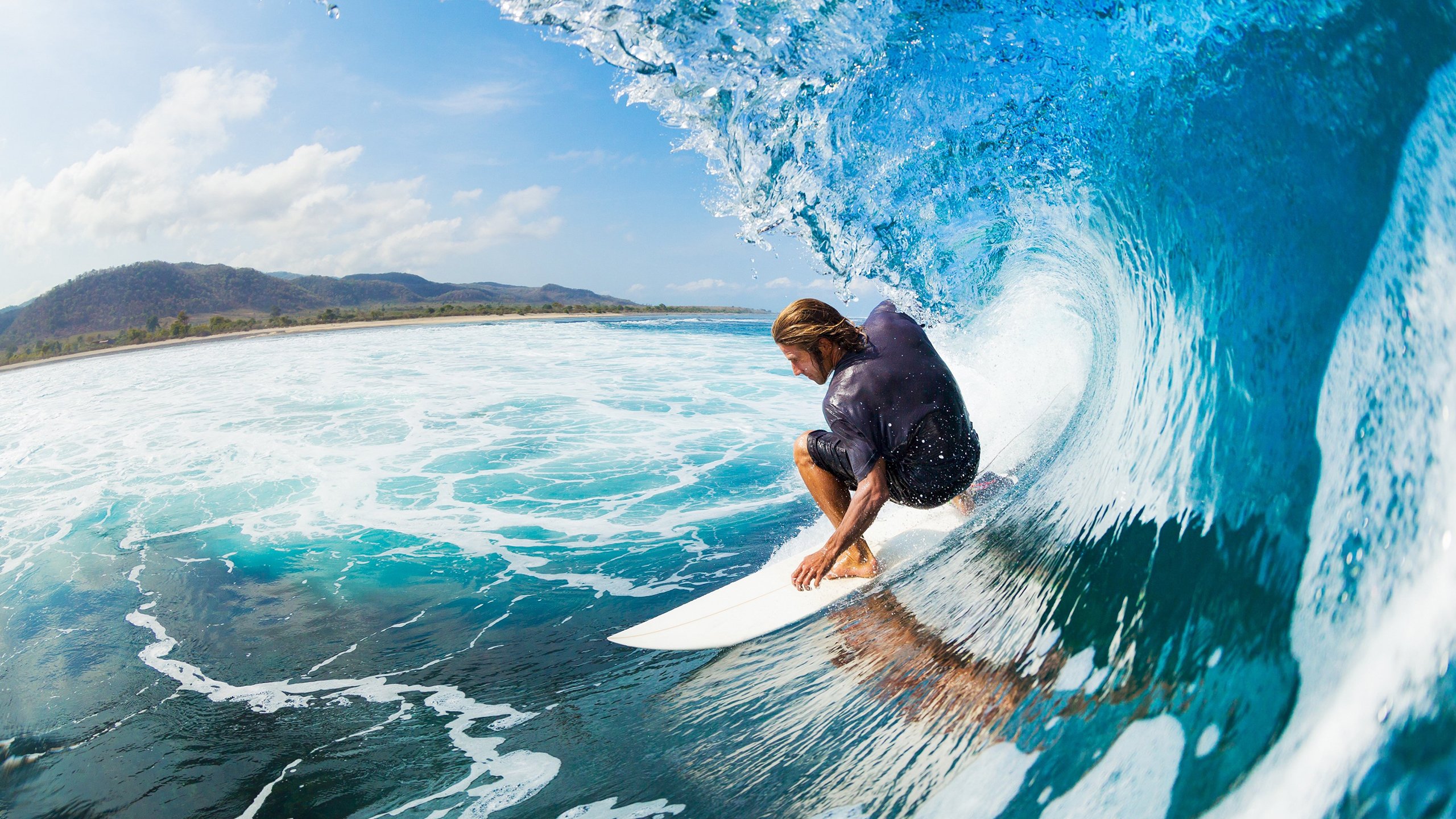 Uzi强势归来！首战绝杀点燃篮网观众热情，电竞界迎来新高潮