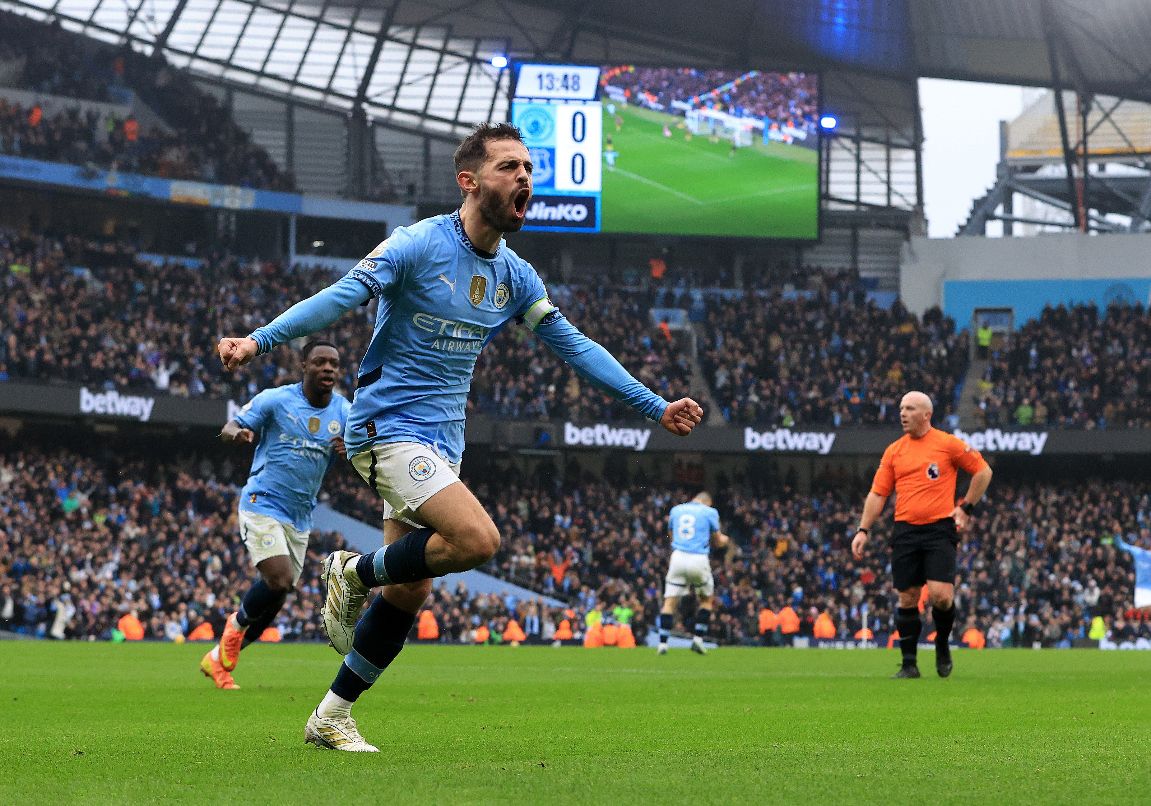 德布劳内连续十二场比赛得分超过大比分获胜，勇士不断突破！上演精彩一战的简单介绍